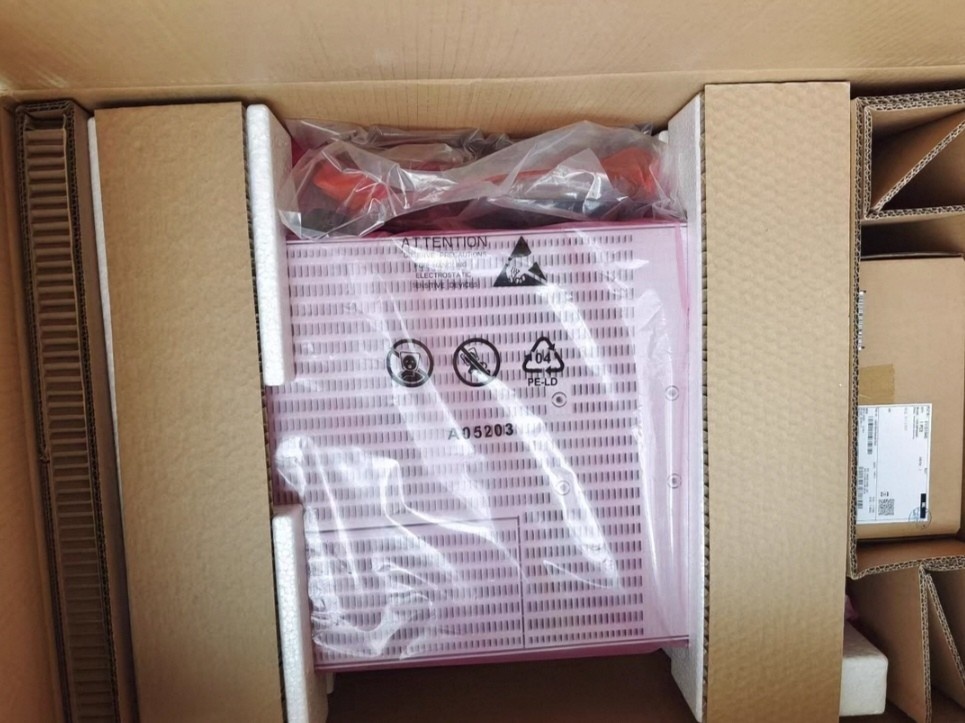 HUAWEI  RRU 5258 02312QFS Used